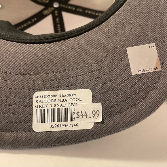 NWT TORONTO RAPTORS NBA COOL GREY SNAPBACK - Picture 5 of 10